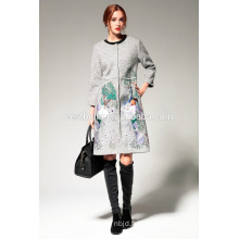 OEM Factory Price Fashion Long Winter Femme Manteau Gris Trench Coat avec imprimé Peacock